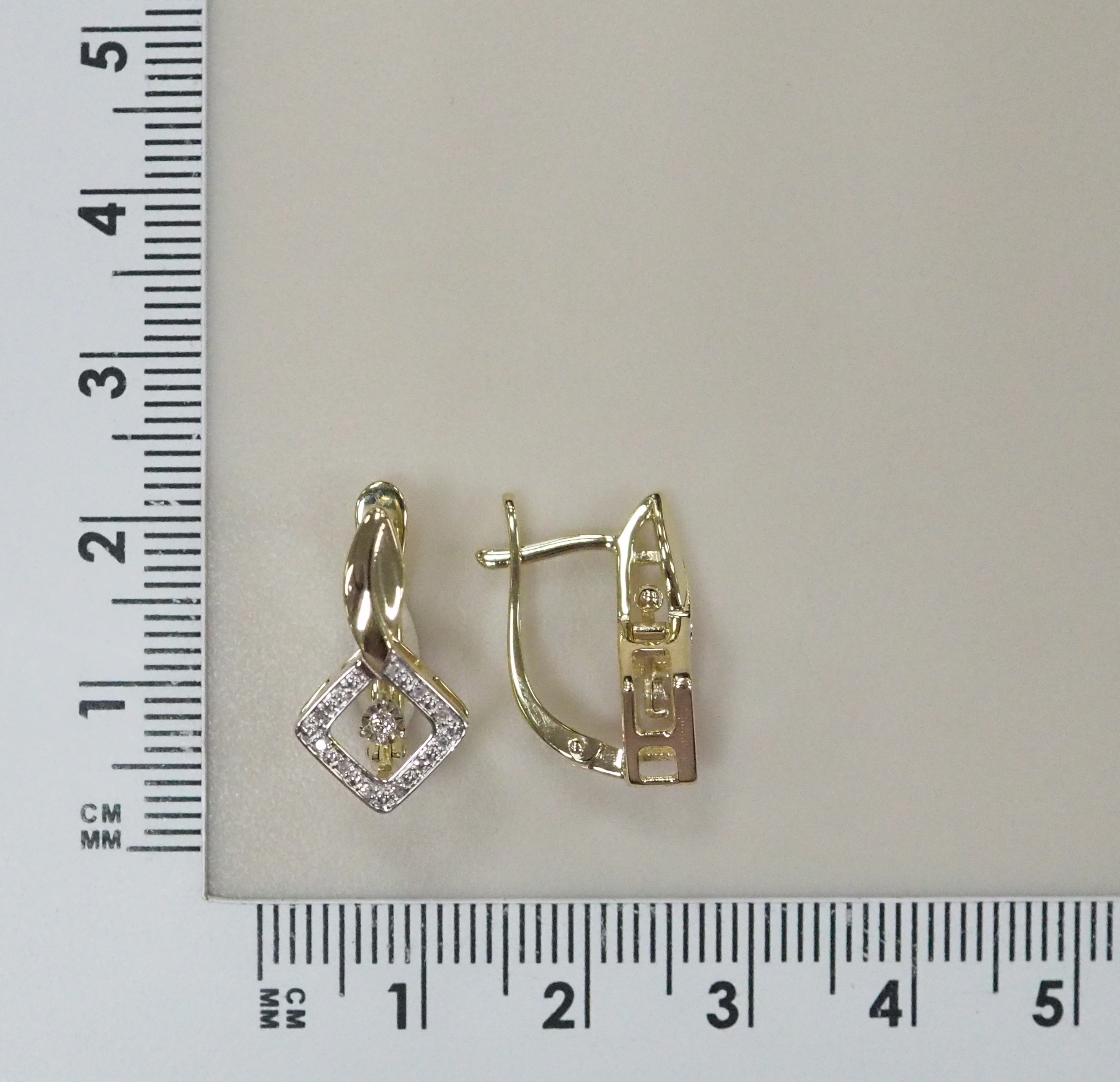 10511-001041 Серьги (Au 585)